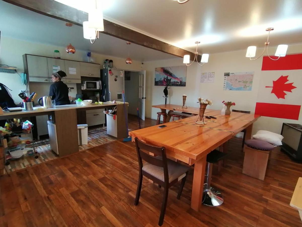 Refugio Bulnes Hostelプエルト・ナタレス エクステリア 写真
