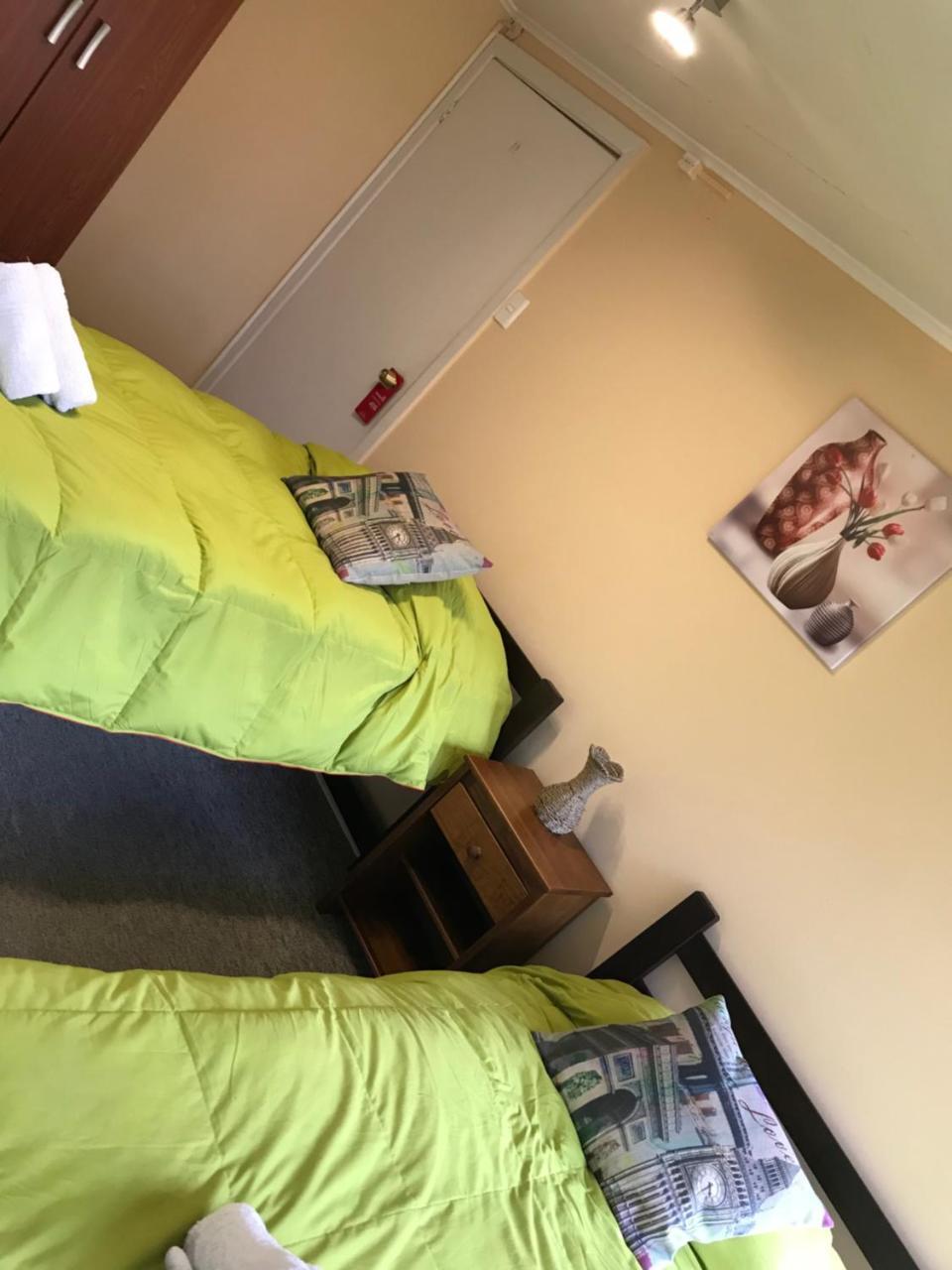 Refugio Bulnes Hostelプエルト・ナタレス エクステリア 写真
