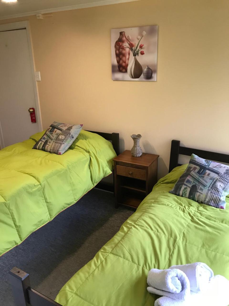 Refugio Bulnes Hostelプエルト・ナタレス エクステリア 写真