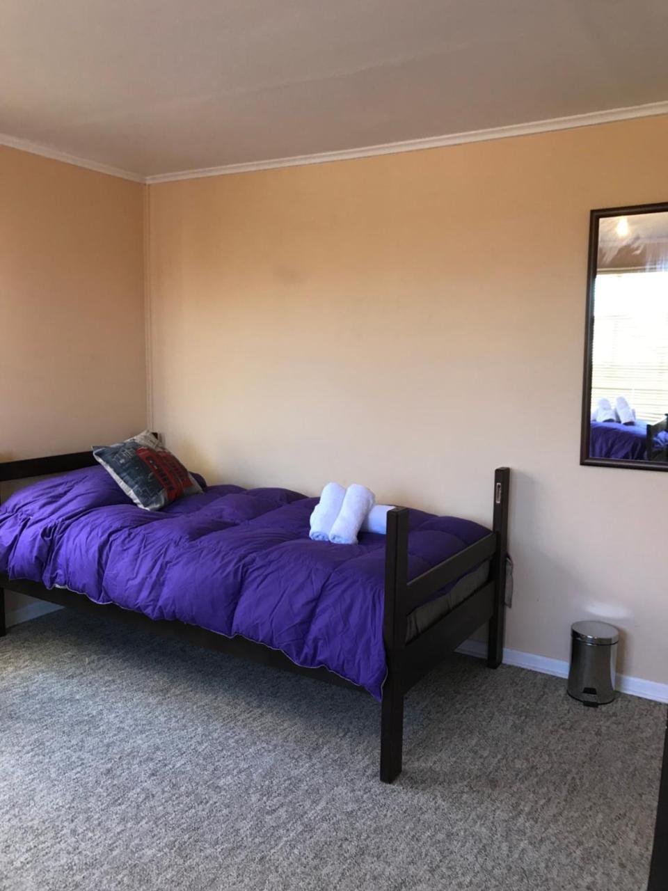 Refugio Bulnes Hostelプエルト・ナタレス エクステリア 写真